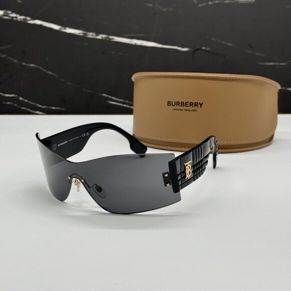 NEW BURBERRY BE3137 1109/87 BLACK GEOMETRIC WOMEN SUNGLASSES BE3137 110987 - Picture 2 of 11